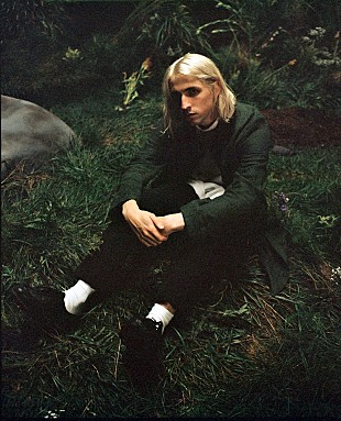 「kz/キズナアイ/長谷川白紙らが参加したポーター・ロビンソン主催チャリティフェスティバルのレポートが到着」