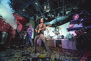 「OK Go、エッセンシャル・ワーカーに敬意を込めた新曲「All Together Now」を発表」