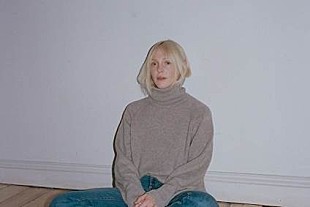 「ローラ・マーリング、最新作『ソング・フォー・アワ・ドーター』の国内盤リリース決定」