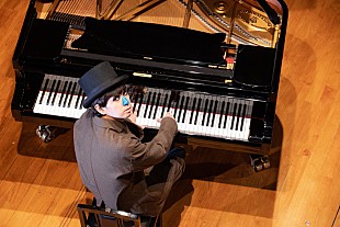 「H ZETT M、ソーシャルディスタンスのもと“ピアノ独演会”開催へ」