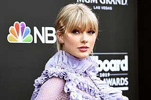 「テイラー・スウィフト、米国勢調査でトランスジェンダーの人々の存在が消されていることを批判」