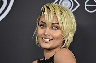 「パリス・ジャクソン、亡き父親マイケルの影響や音楽活動始動への想いを語る」