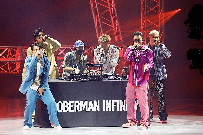 DOBERMAN INFINITY「『LIVE×ONLINE』にDOBERMAN INFINITYが登場」1枚目/4