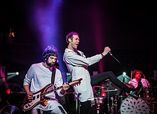 「カサビアン、フロントマンのトム・ミーガンが脱退」