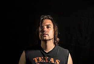 「アーケイド・ファイアのウィル・バトラー、2ndソロALから新曲「Surrender」を公開」