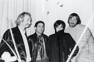 「Phewの1stソロアルバム『Phew』LPが10月再発、「Kodomo」も収録」