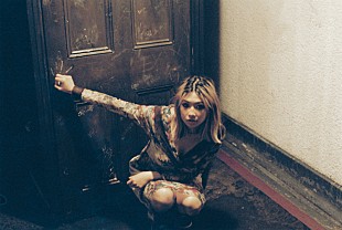 「ビーバドゥービー、デビューアルバムから新曲「Sorry」をリリース＆MV公開」