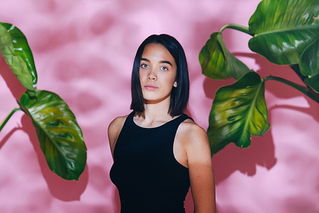 「ティアナ・カーシ、1stアルバム『Meghalaya』9月国内盤リリース決定」1枚目/2