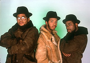 「Run-D.M.C.の故ジャム・マスター・ジェイを殺害したとして男性2名を起訴」