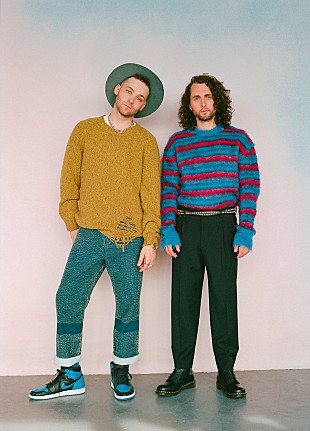 「ブラストラックス、ロバート・グラスパー/コモン/マセーゴなど参加のデビューAL『Golden Ticket』の詳細発表」