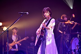 「＜ライブレポート＞山本彩、多彩なパフォーマンスで駆け抜けた配信ライブ　新たな決意表明も」