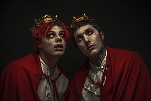 「ブリング・ミー・ザ・ホライズン×ヤングブラッド、コラボ曲「オベイ」MVで激しいロボット・バトル繰り広げる」