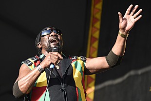 「レゲエ界の伝説フレデリック・“トゥーツ”・ヒバートが77歳で死去、ジギー・マーリー/ミック・ジャガーらが追悼」