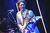 MIYAVI「＜ライブレポート＞MIYAVI、新EPを引っ提げたアコースティック・ライブがビルボードライブで開催　その「想い」まで体感するプレミアム・ライブに」1枚目/10