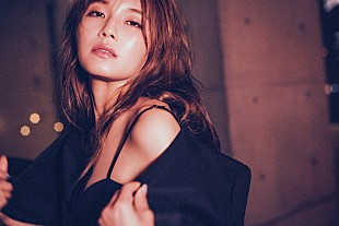 「宇野実彩子（AAA）、グラビアやコーデなど掲載の初ファンブック『Uno Book』発売」