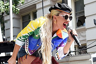 「レディー・ガガ、実の父がトランプ大統領への支持を表明」