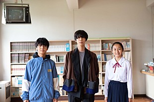 「Sano ibuki、映画『滑走路』の別の世界線のような主題歌「紙飛行機」MV公開」