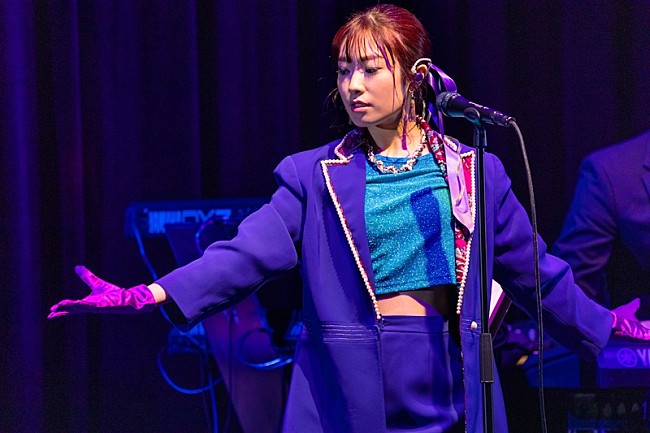 降幡愛「＜ライブレポート＞降幡愛がソロ初ライブ、80&#039;sシティポップの魅力届ける」1枚目/16