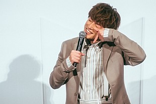 「白濱亜嵐、観客の前で「ぴえん」を実演　映画『１０万分の１』初日舞台あいさつ」