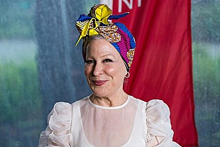 「『12月1日はなんの日？』全米屈指の女性エンターテイナー、ベット・ミドラーの誕生日」