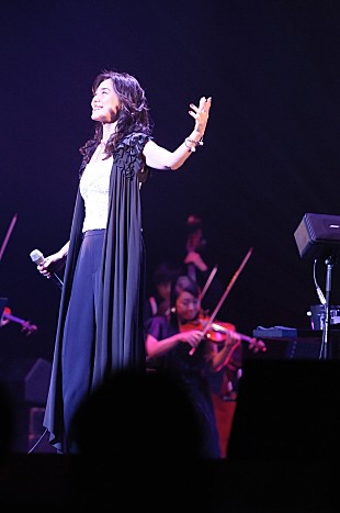 「＜ライブレポート＞今井美樹、デビュー35周年記念公演を開催　20名のアンサンブルと届けた特別なステージ」