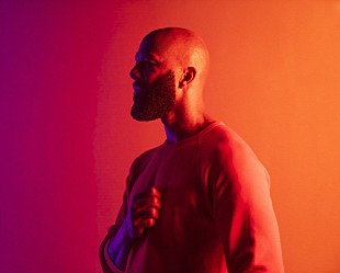 「コモン、「セイ・ピース (ft. ブラック・ソート &amp; PJ)」新MVを公開」