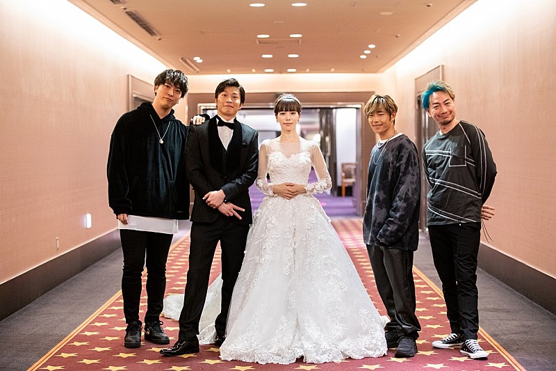 ソナーポケット、ニューアルバムのリード曲「80億分の1」のMVが完成　田中圭と桜井ユキが出演