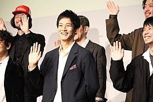「松坂桃李、結婚発表後初の公の場に登場　独身時と比べて「健康をより一層大事に」」