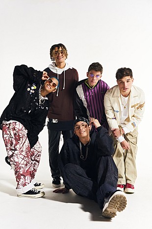 「PRETTYMUCH、最新EP『Smackables』から「Parking Spot」のMV公開」