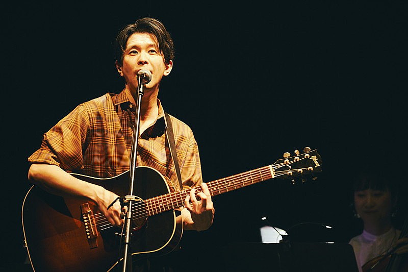＜ライブレポート＞Keishi Tanaka、ビルボードライブ東京で行われた【- 3 Peace Set & Strings Set -】を生配信 「色んなことを忘れられる時間にしよう」