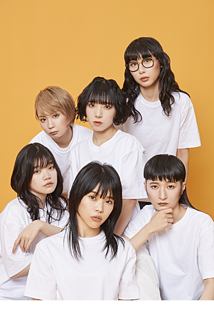 「BiSHの単行本『CHRONiCLE BiSH』発売、インタビューや最新フォトなど全576ページ」