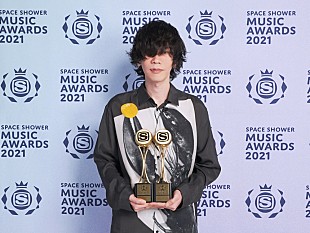 「米津玄師、【SPACE SHOWER MUSIC AWARDS 2021】で「ALBUM OF THE YEAR」「VIDEO OF THE YEAR」の二冠」