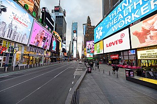 「米CDCが新ガイダンス発表、ワクチン接種完了者同士はマスクなしで屋内に集まることが可能に」