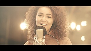 「Crystal Kay、「なんでもないや (movie ver.)」スタジオ歌唱映像公開」