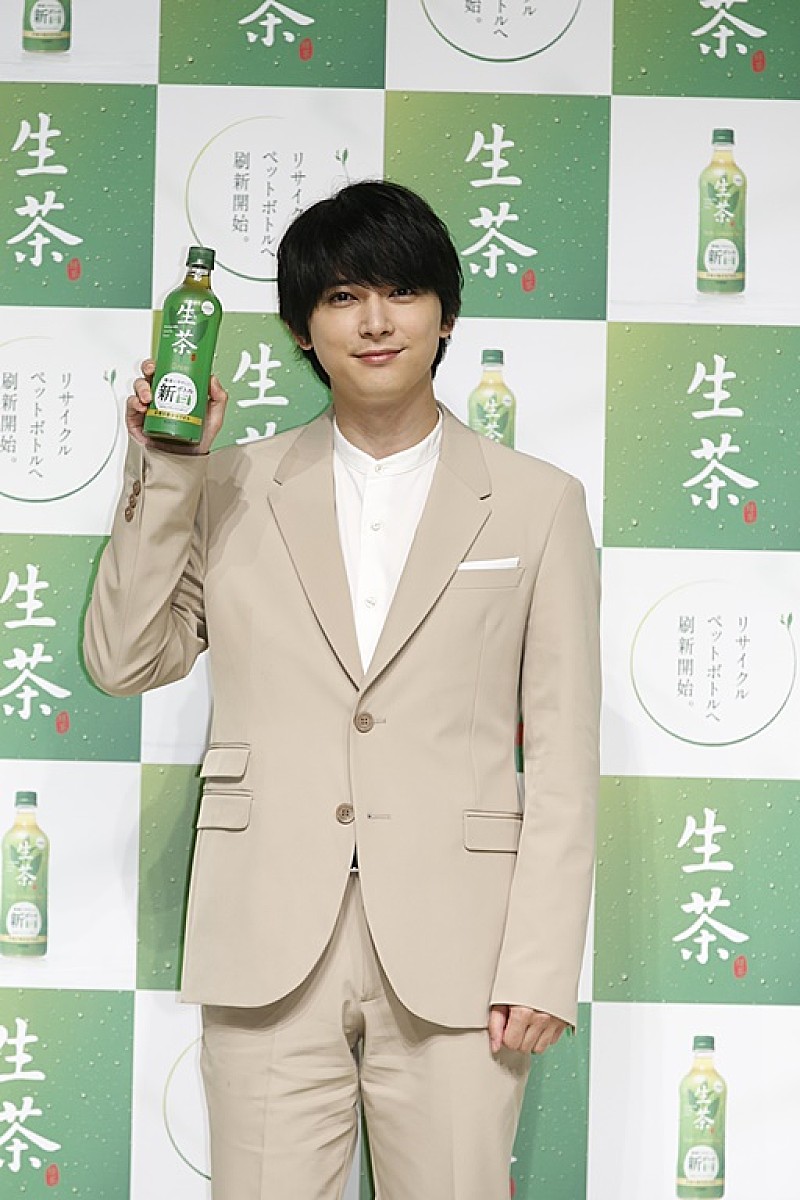 「吉沢亮「おいしいお茶とは？」の問いに　「気持ちをリフレッシュしてくれる存在」」1枚目/1