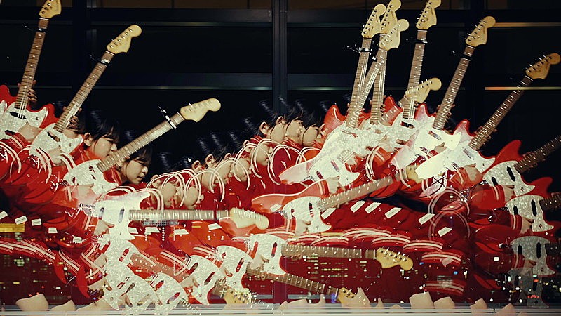 リーガルリリー、新曲「東京」MV公開　昼と夜の景色が交差するグラフィカルな映像 