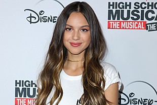 「オリヴィア・ロドリゴ、「drivers license」が2021年に全世界で10億再生された最初の曲に」