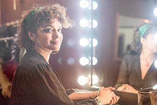 「ノラ・ジョーンズ、キャリア初のライブ盤から「ドント・ノー・ホワイ」先行配信「皆さんのエネルギーになってくれたら」」