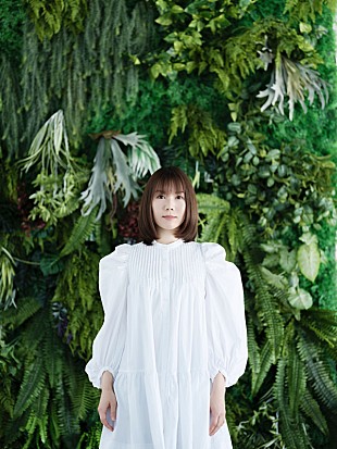 「半崎美子、力強い新曲「ロゼット～たんぽぽの詩～」の壮大なMVを公開」