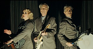 「デイヴィッド・バーン×スパイク・リーの音楽映画よりトーキング・ヘッズの名曲シーン解禁」