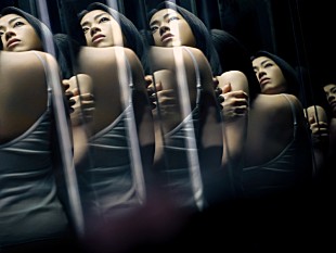 「宇多田ヒカル、新曲「PINK BLOOD」6月配信リリース　ジャケット写真＆アー写を公開」