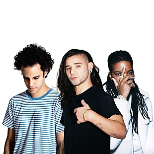 「スクリレックス、フォー・テット＆スターラーとタッグを組んだ新曲「バタフライズ」公開」