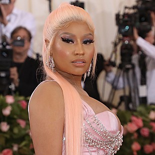 「ニッキー・ミナージュ、ドレイク/リル・ウェインとのコラボ曲「Seeing Green」を公開」