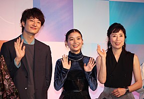 芳根京子、岡田将生は「“癒やしのま－さん”です」 岡田「彼女を支えたいという気持ちだった」 | Daily News | Billboard JAPAN