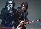 B&#039;z「松本隆のトリビュートアルバムにB&amp;#039;zの「セクシャルバイオレットNo.1」カバー収録」1枚目/2