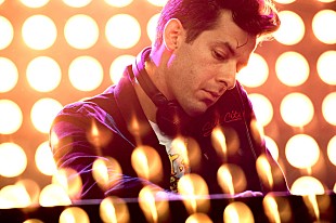 「マーク・ロンソンのApple TV+シリーズ『ウォッチ・ザ・サウンド』7/30配信、ポール・マッカートニー/デイヴ・グロールらが出演」