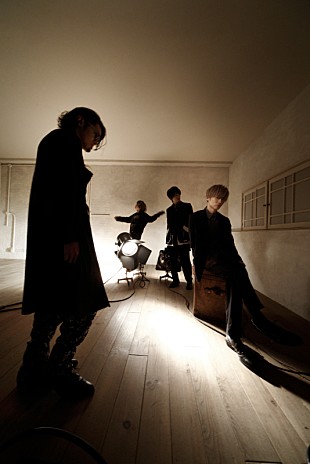 「Thinking Dogs、6周年ワンマンで新曲初披露＆アコースティックワンマン9月開催決定」