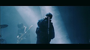 「Eve「ドラマツルギー」MV1億再生記念、完全撮り下ろしのライブパフォーマンス公開　」