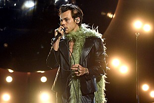 「ハリー・スタイルズ、USツアーを再度延期＆新曲リリースを予告」