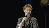 與真司郎「與真司郎（AAA)、新曲を使用した新映像を公開」1枚目/1